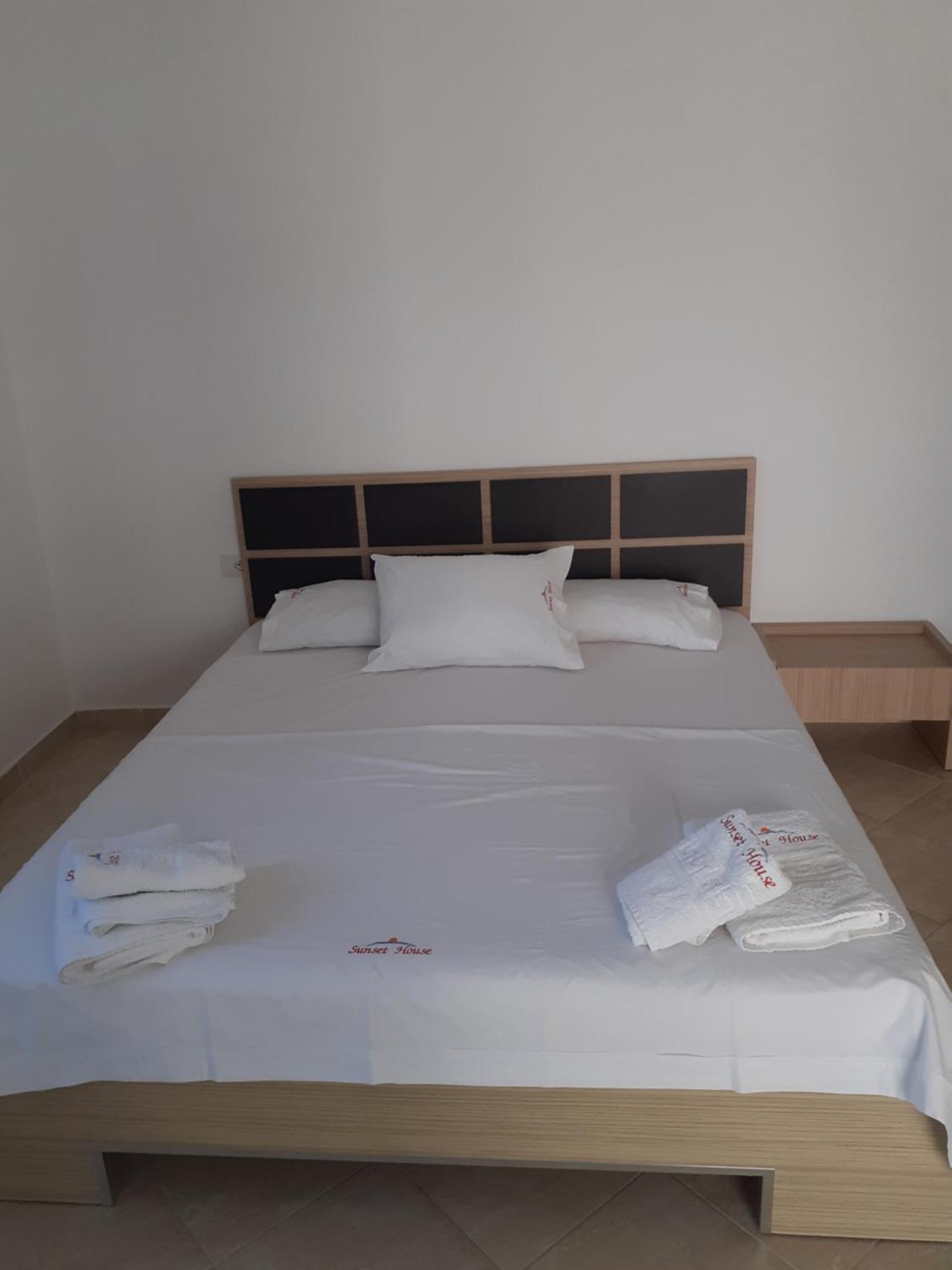 Sunset House Aurora&Ersi Apartment Орикум Стая снимка
