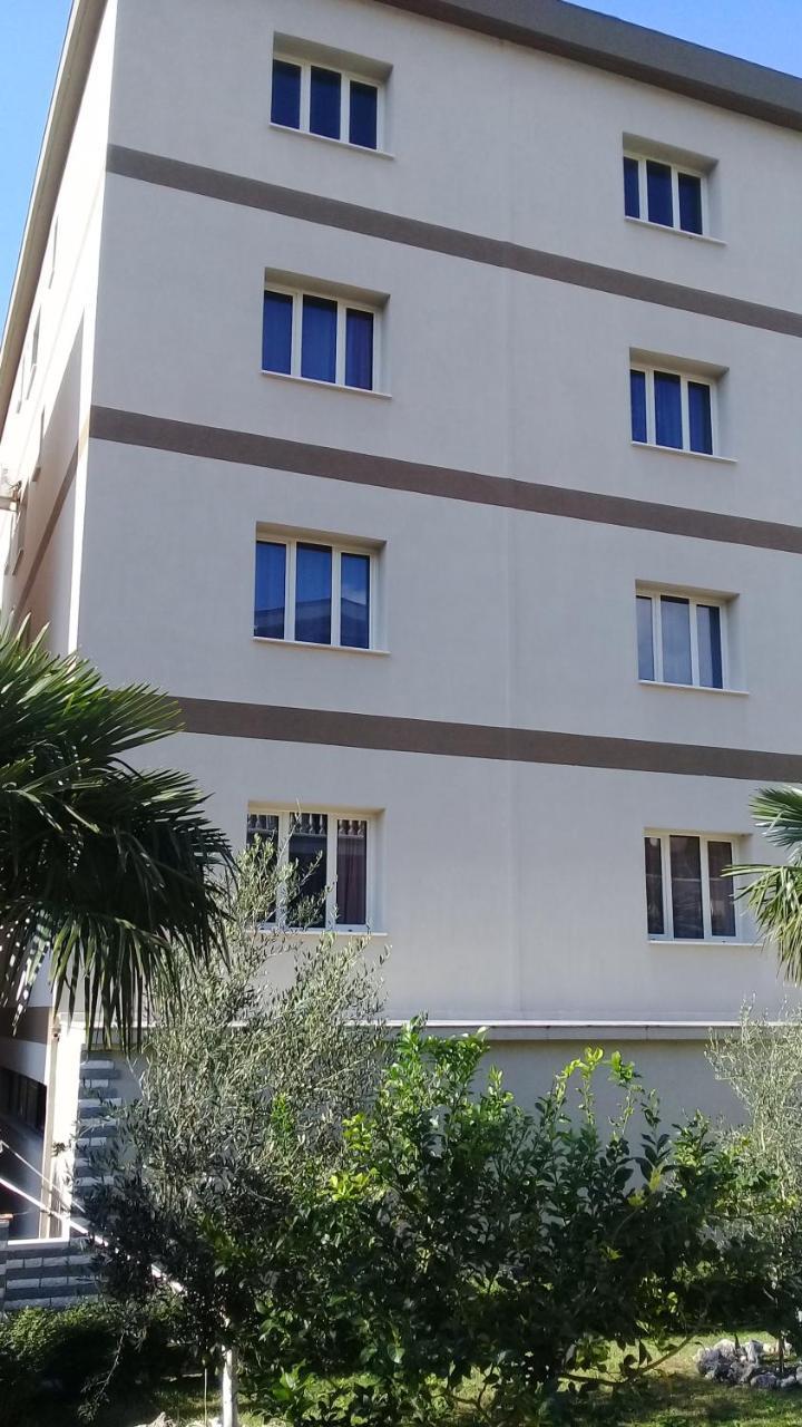 Sunset House Aurora&Ersi Apartment Орикум Екстериор снимка